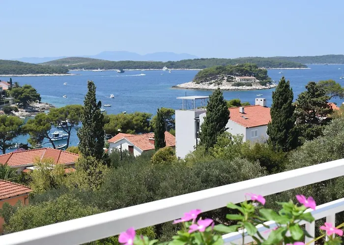 Zorana Hostal Hvar Town