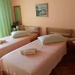 Hostel Zorana *