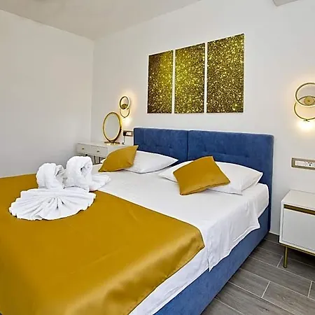 Zorana Hostel Hvar Town