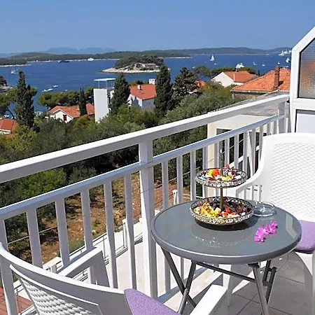 Zorana Hostel
