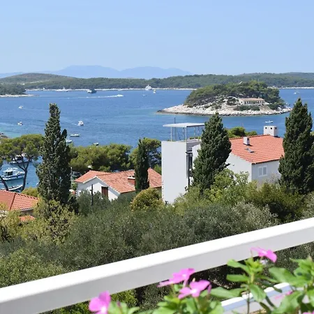 Zorana Hostal Hvar Town