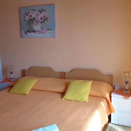 Zorana Хостел Хвар